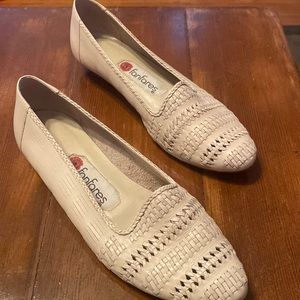 Fanfares size 6 cream color